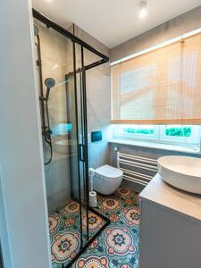 KDJ SP. Z O. O. - 18